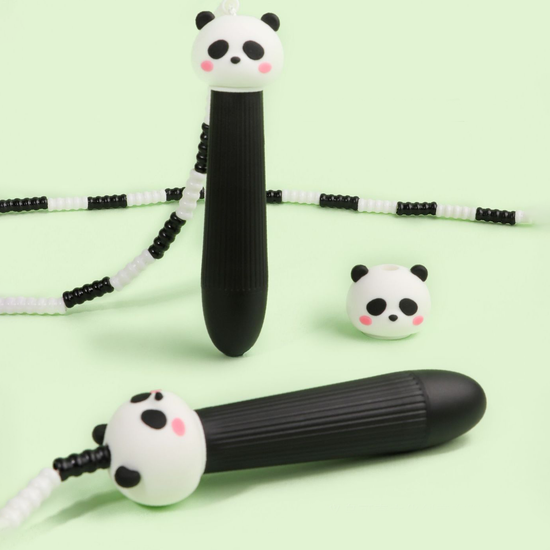 Green Diligent Panda skipping rope featuring panda handles and bamboo-style beaded cord