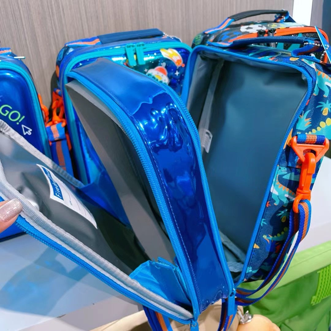 Large-capacity insulated tiffin bag for boys with trendy characters.