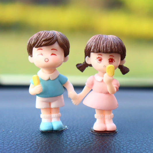 Cute Holding Hands Couple Miniature Figurines
